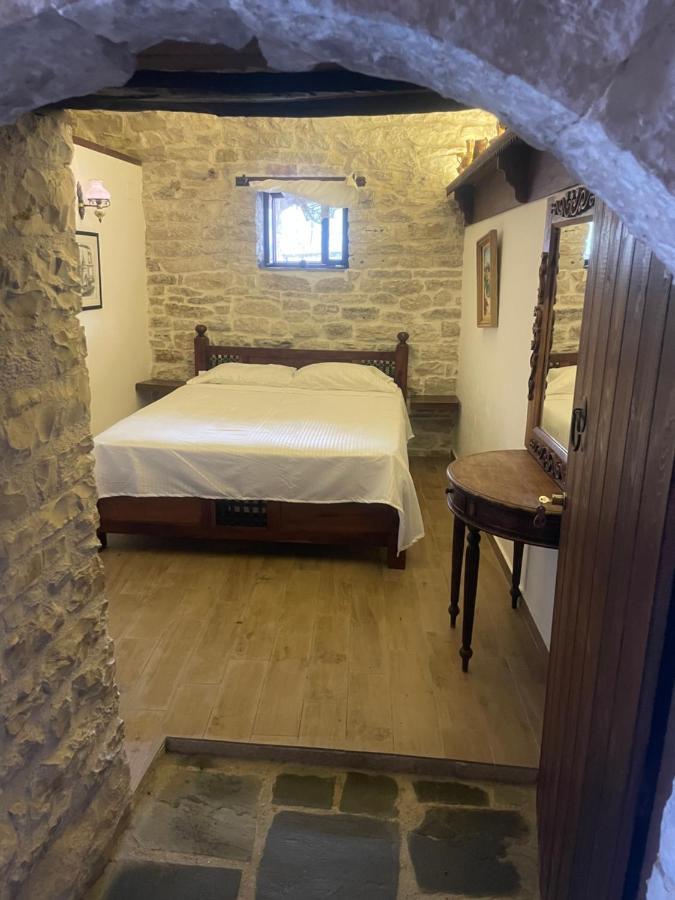 Konaku Guest house Gjirokastër Extérieur photo