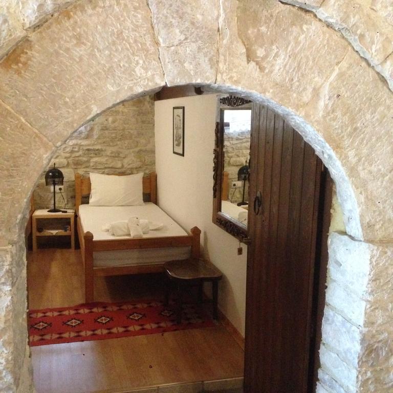 Konaku Guest house Gjirokastër Extérieur photo