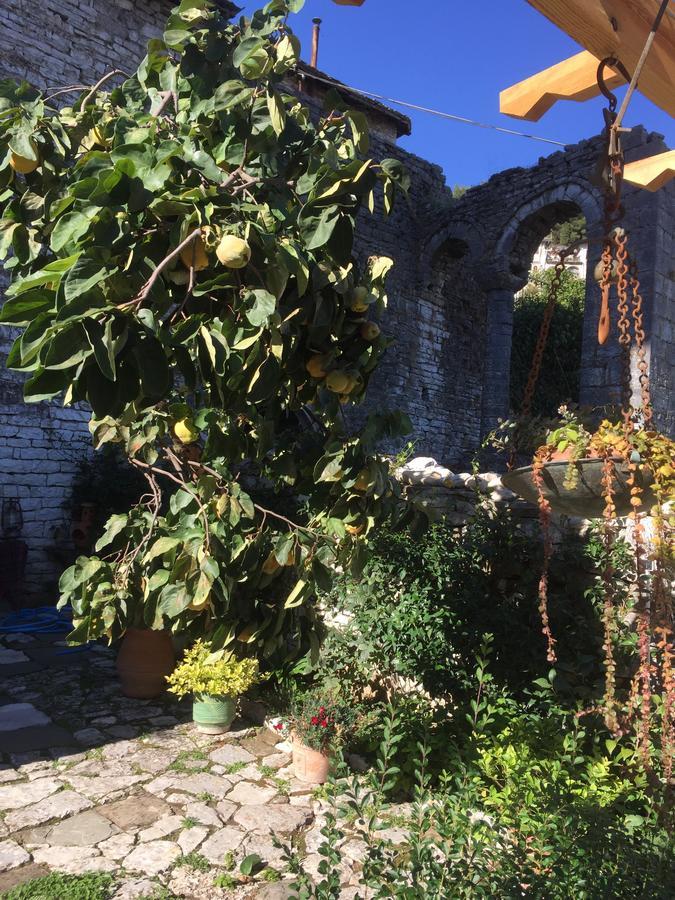 Konaku Guest house Gjirokastër Extérieur photo