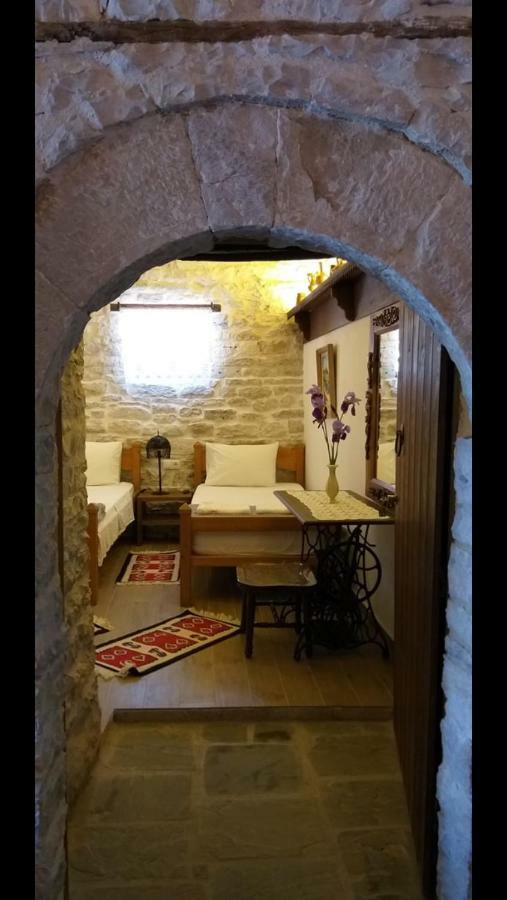 Konaku Guest house Gjirokastër Extérieur photo