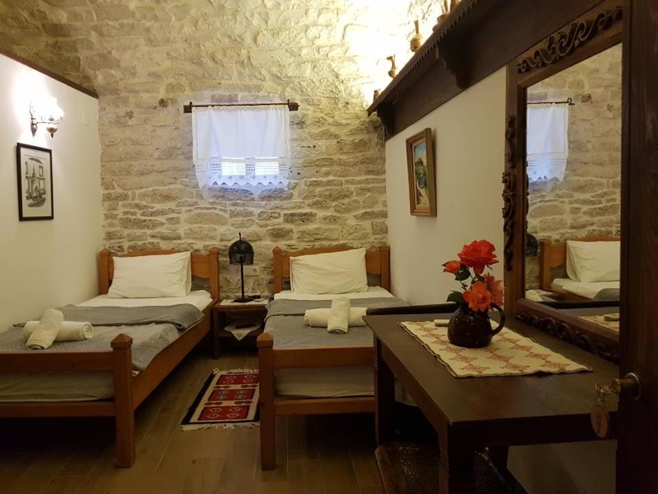 Konaku Guest house Gjirokastër Extérieur photo